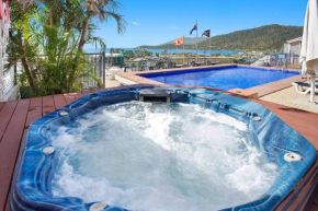 OCEAN VIEWS 10A Airlie Beach